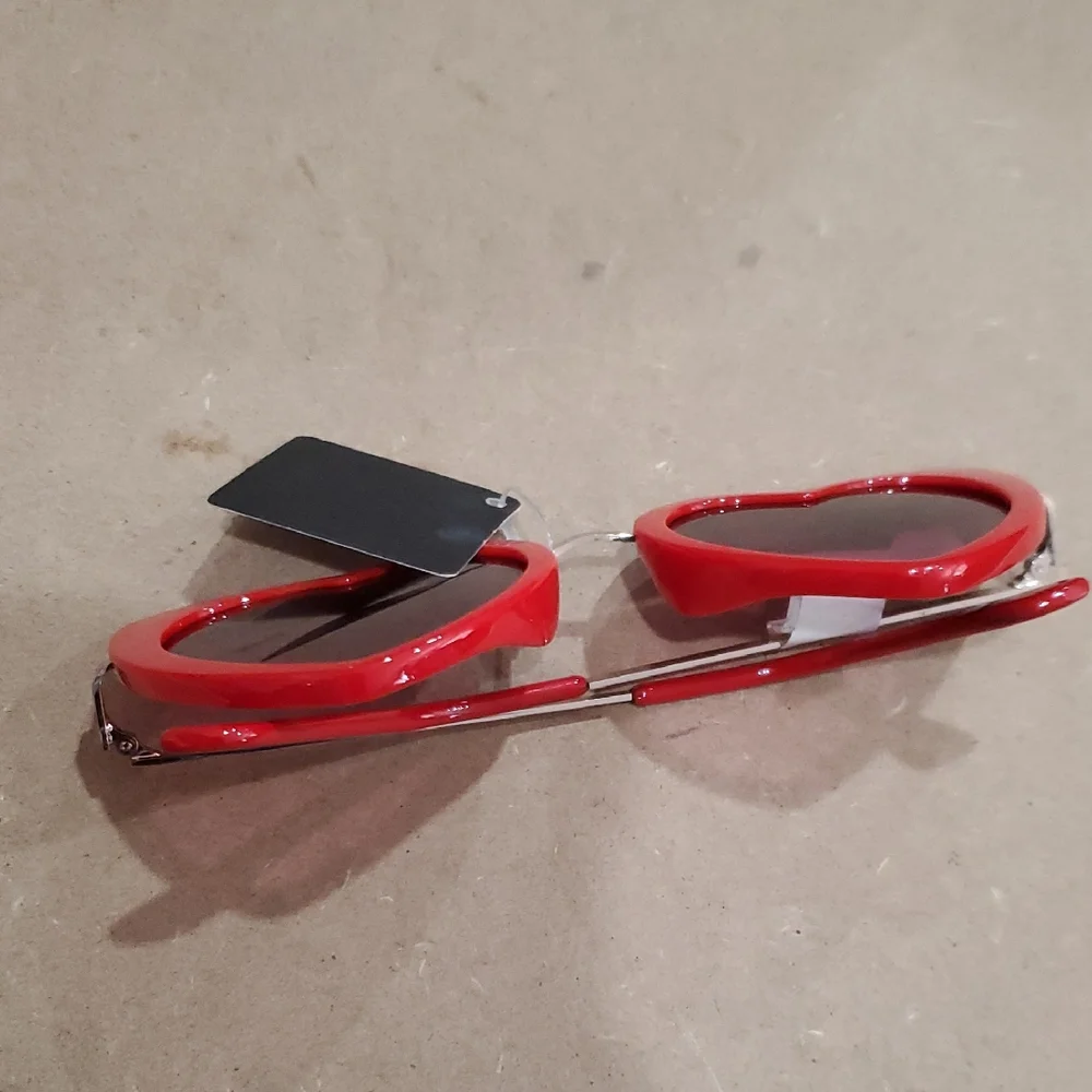 Red heart shaped cat eye retro vintage pinup style sunglasses new‎